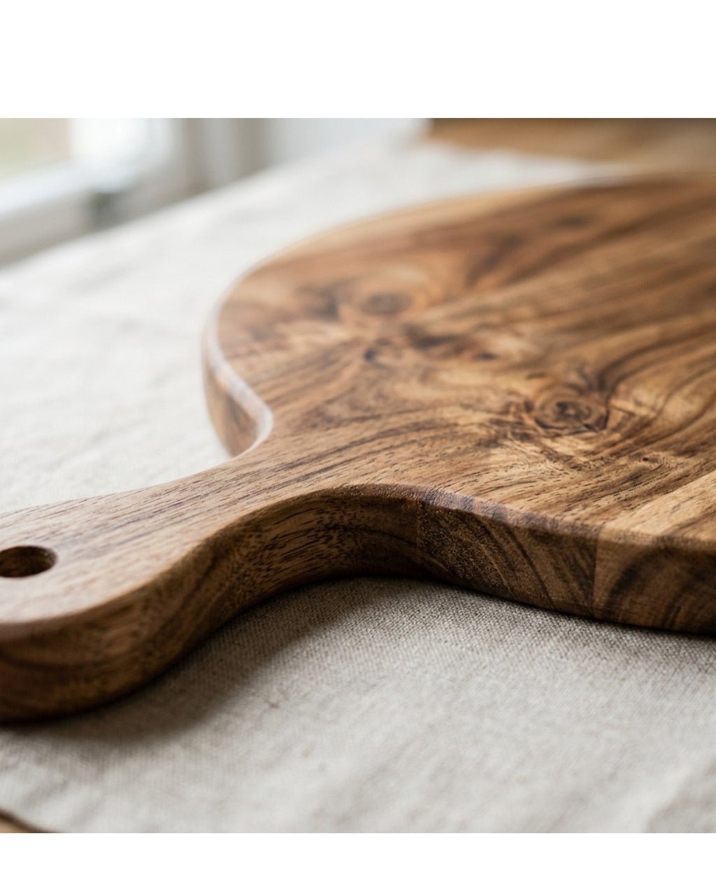 Omnily Acacia Wood Chopping Board Paddle Handle 16 in Brown